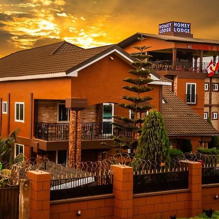 Homey Lodge Kumasi Buitenkant foto