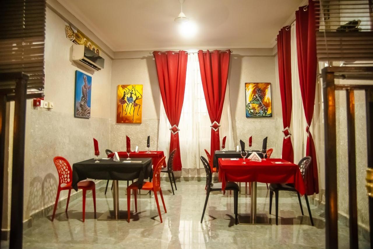 Homey Lodge Kumasi Buitenkant foto