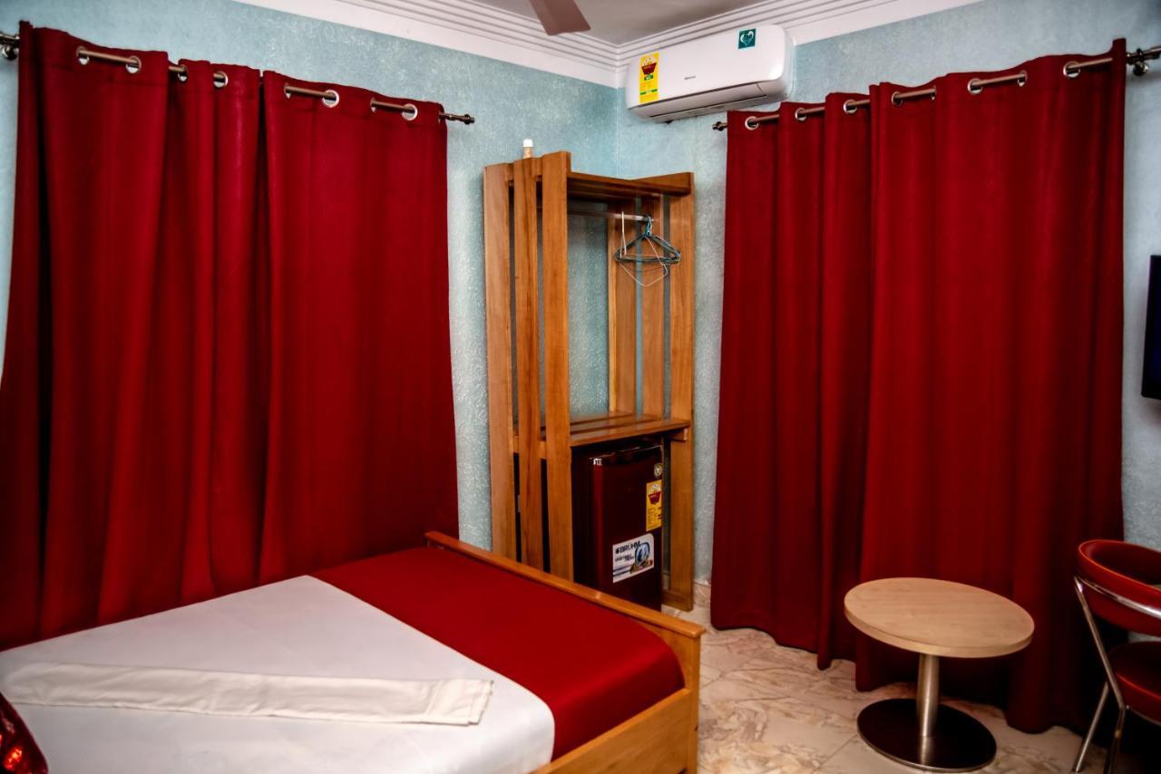 Homey Lodge Kumasi Buitenkant foto