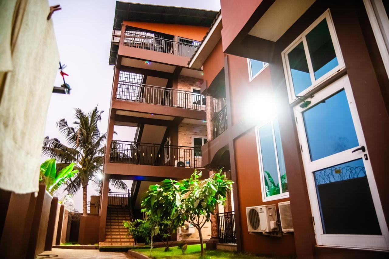 Homey Lodge Kumasi Buitenkant foto