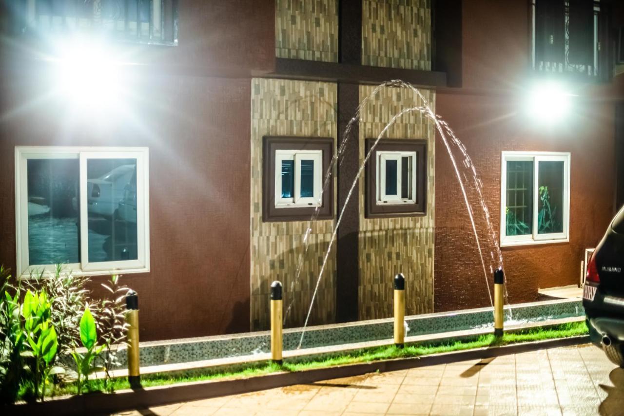 Homey Lodge Kumasi Buitenkant foto