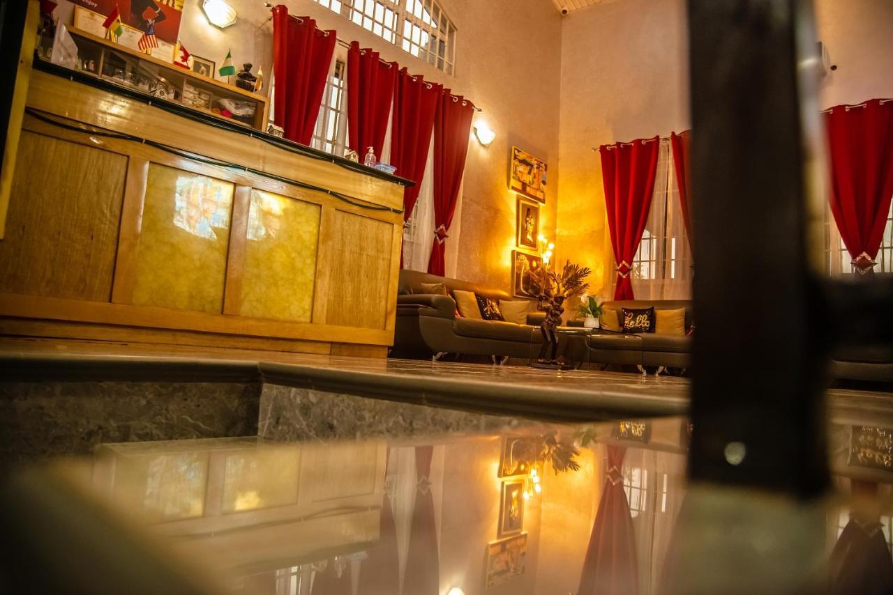 Homey Lodge Kumasi Buitenkant foto