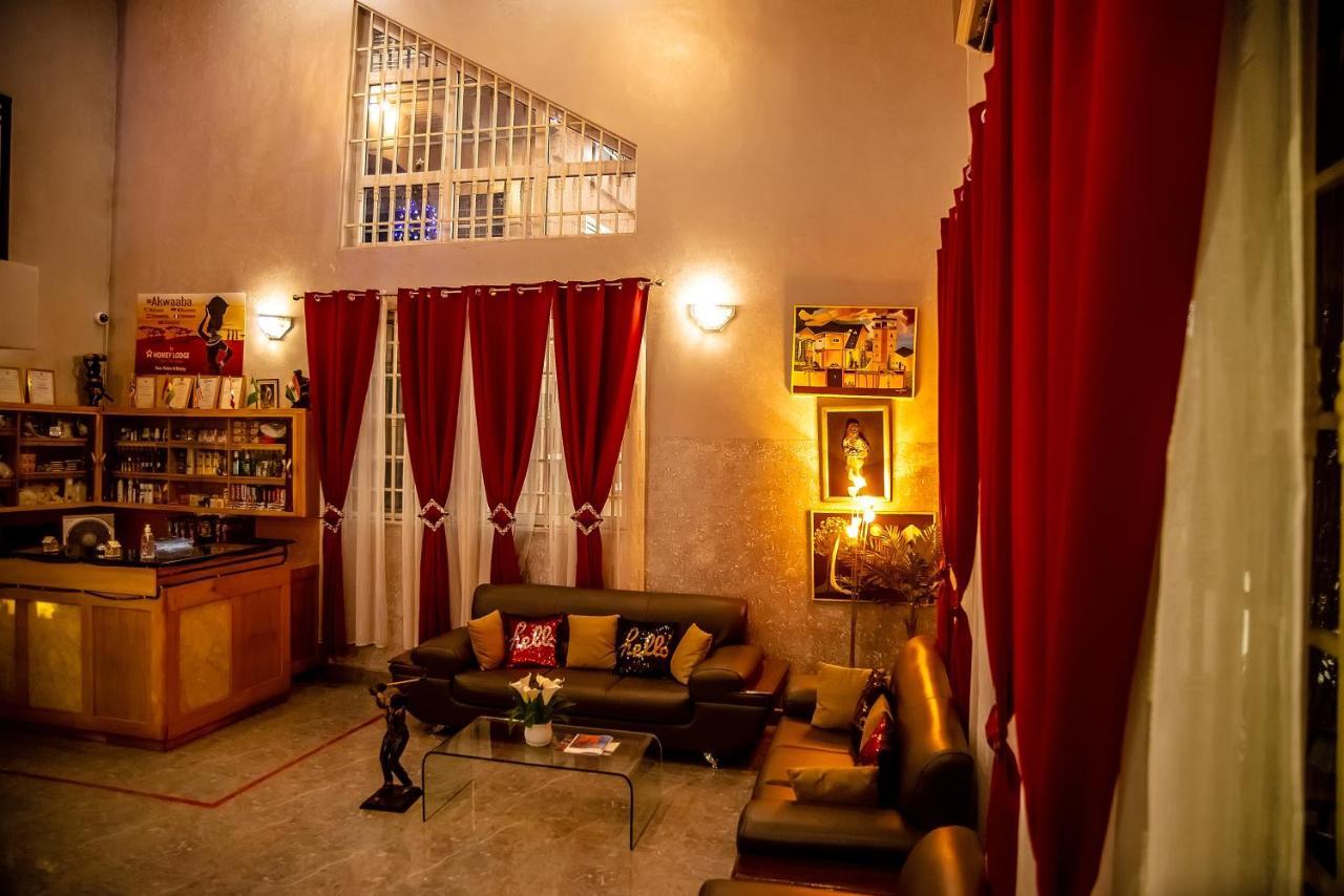 Homey Lodge Kumasi Buitenkant foto