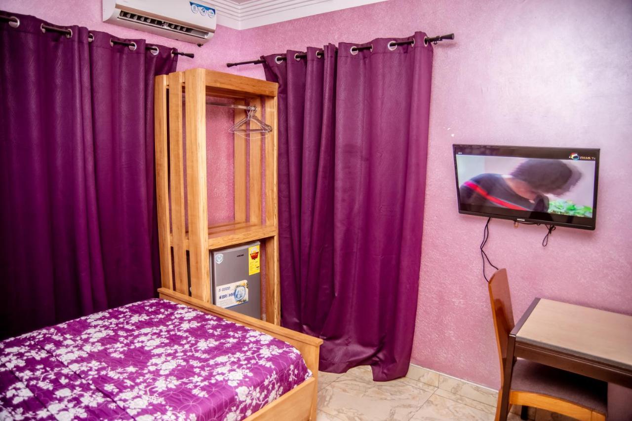 Homey Lodge Kumasi Buitenkant foto