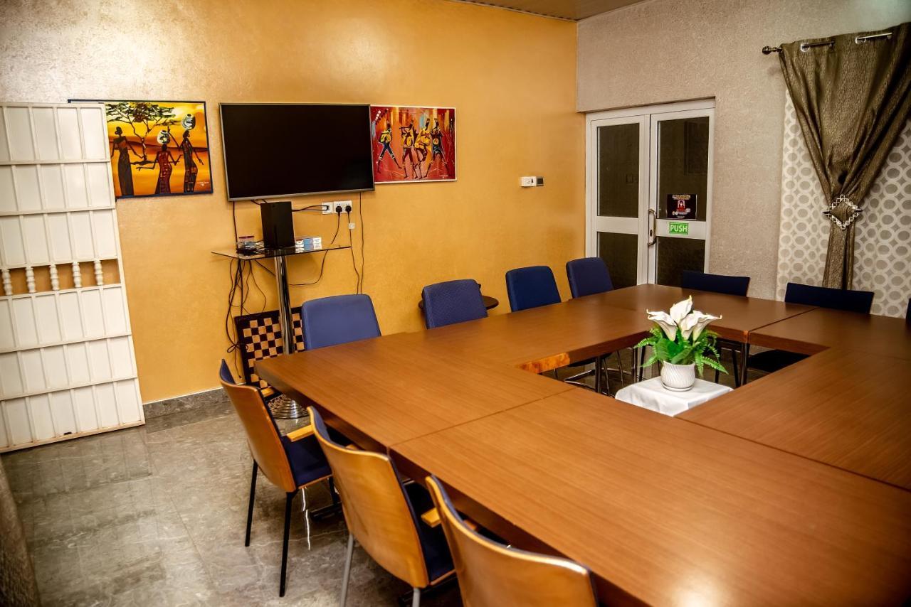 Homey Lodge Kumasi Buitenkant foto