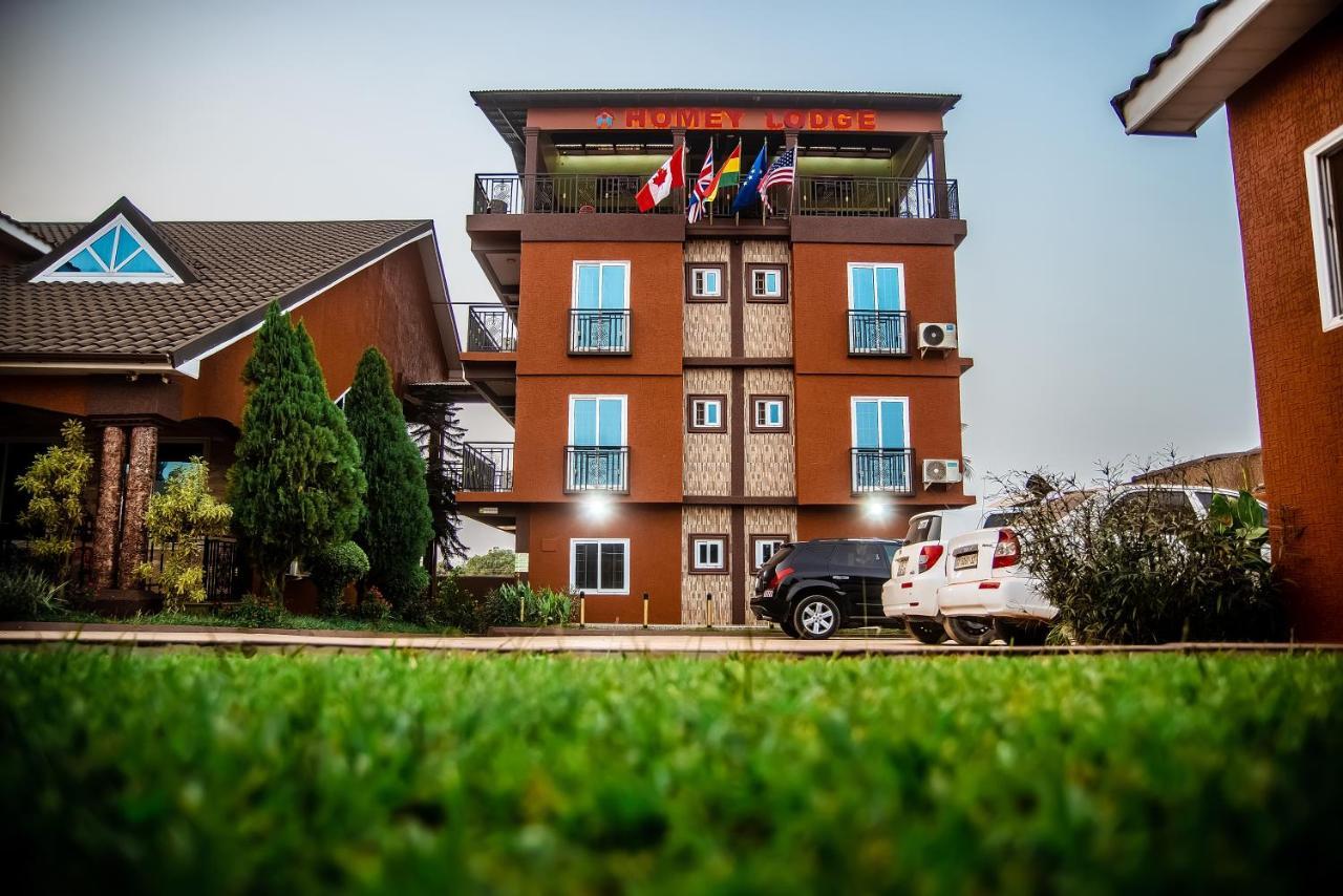 Homey Lodge Kumasi Buitenkant foto