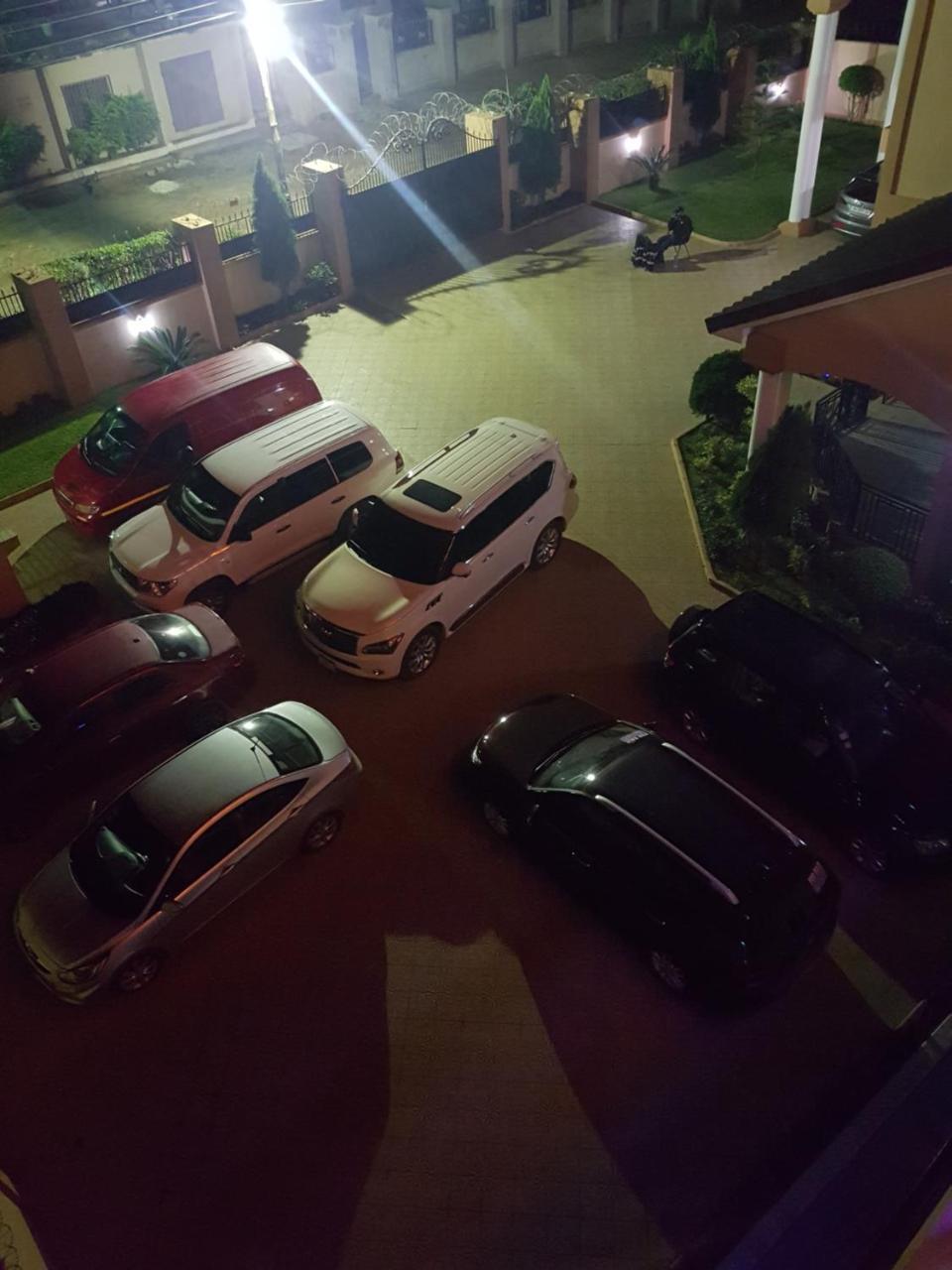 Homey Lodge Kumasi Buitenkant foto