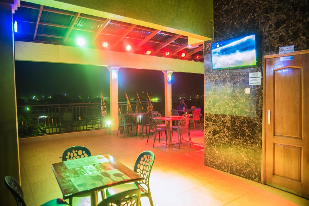 Homey Lodge Kumasi Buitenkant foto